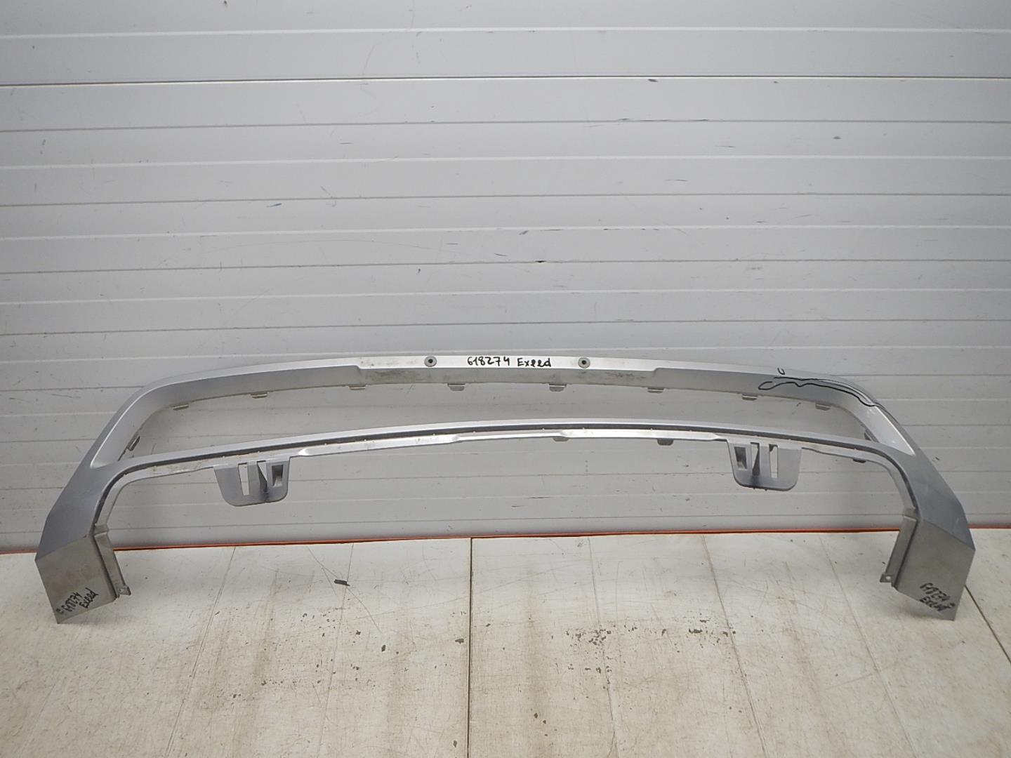 Накладка переднего бампера