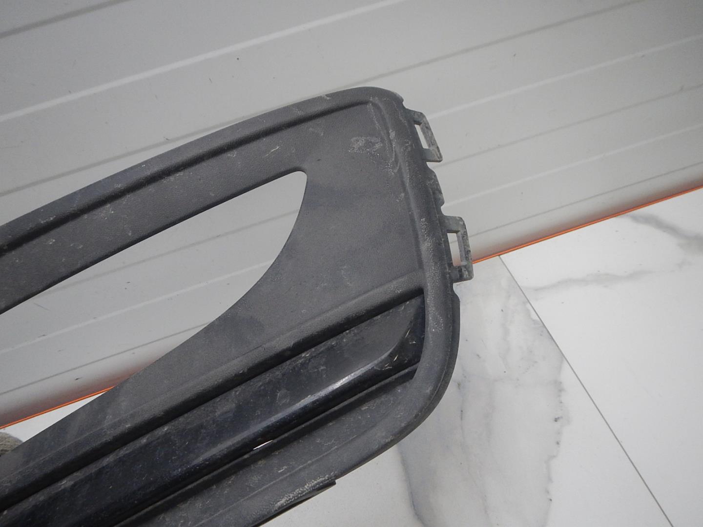 Решетка в бампер левая