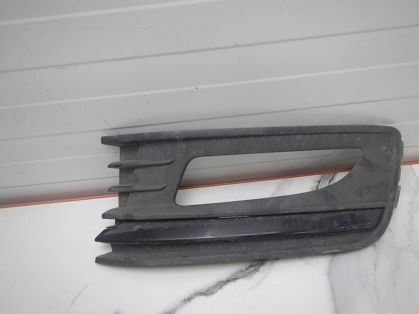 Решетка в бампер левая