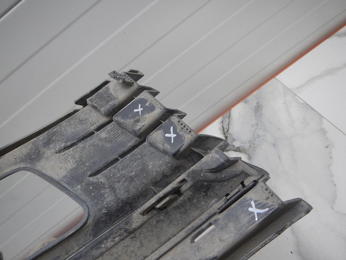 Решетка в бампер левая