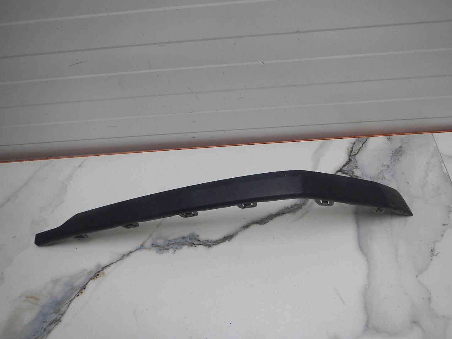 Молдинг заднего бампера