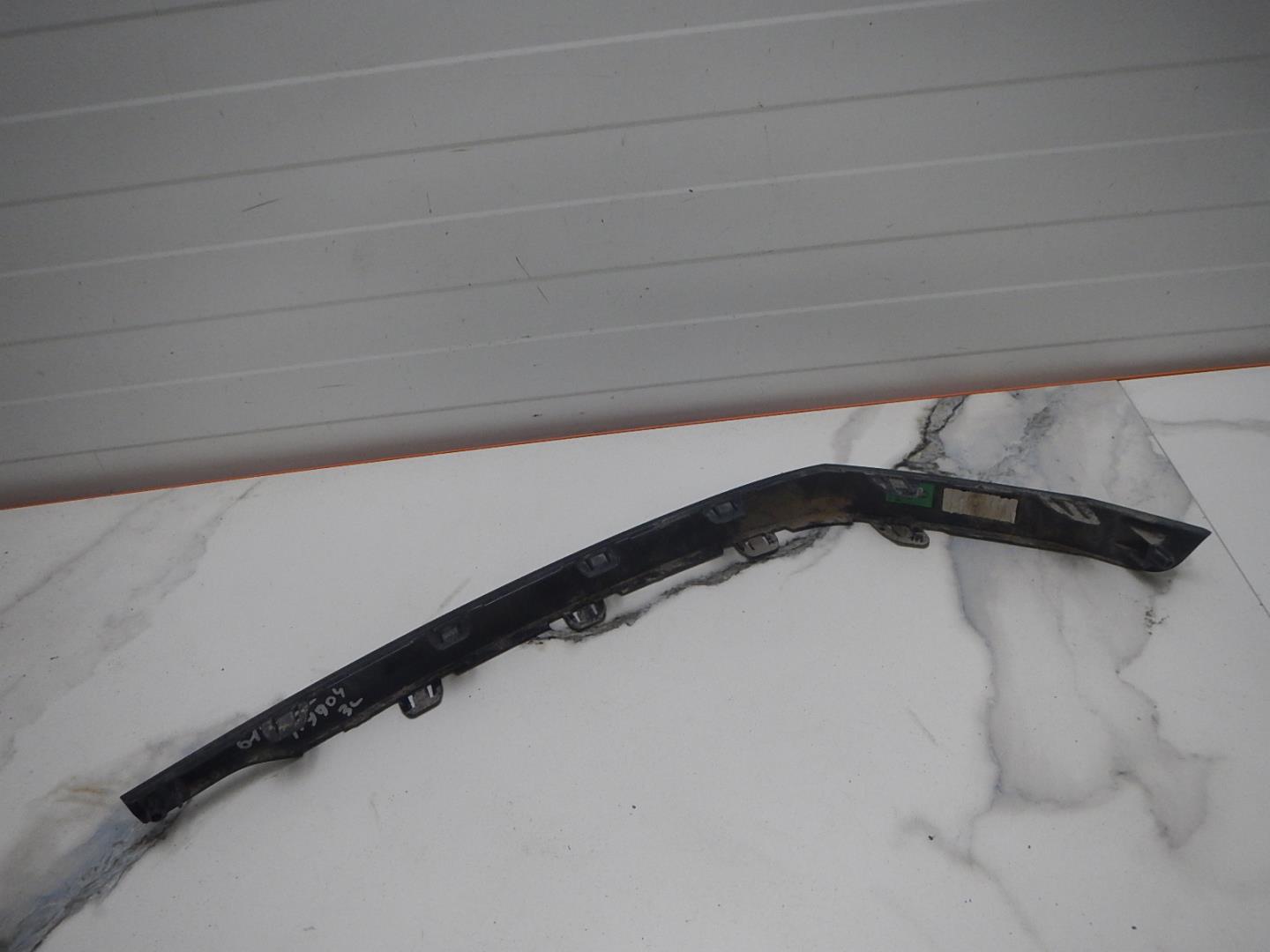 Молдинг заднего бампера