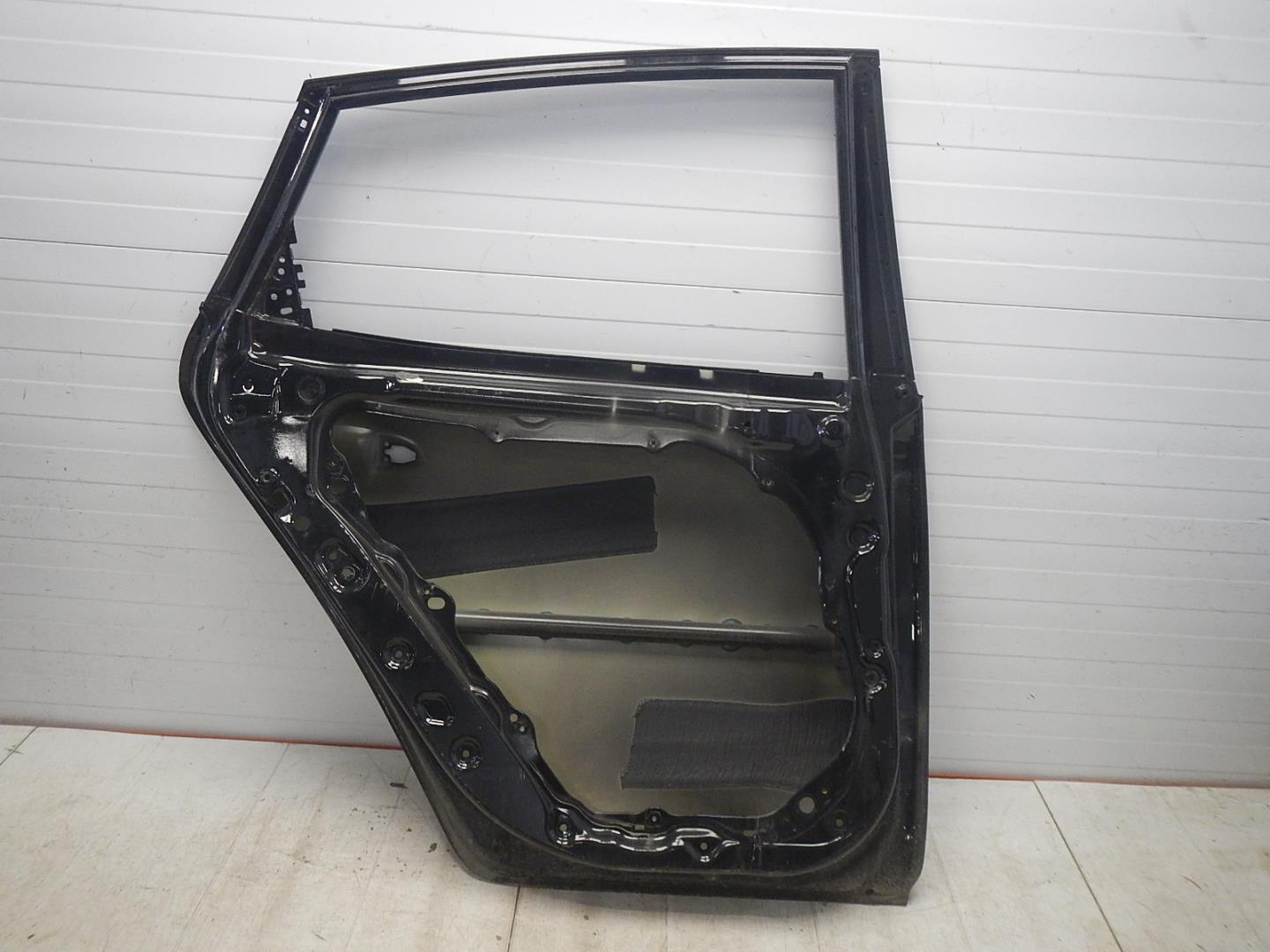 Дверь задняя левая