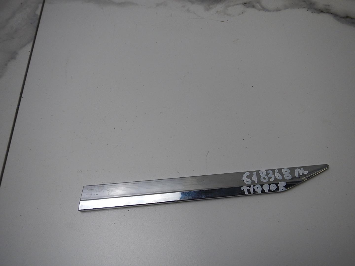 Молдинг передней левой двери