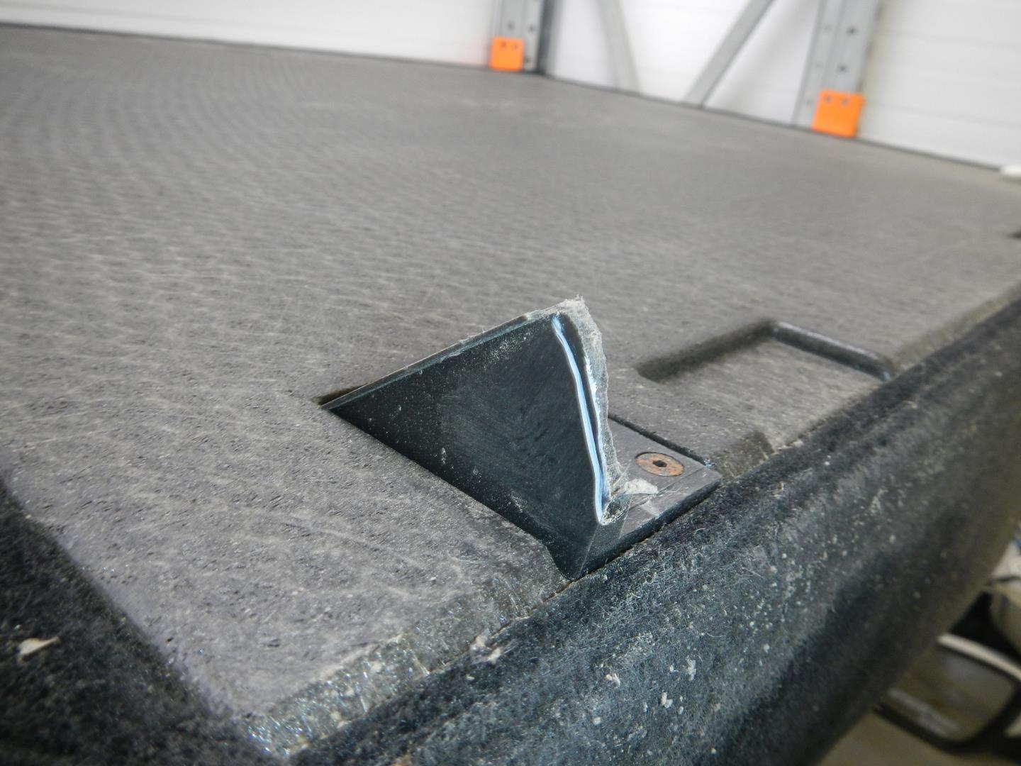 Пол багажника