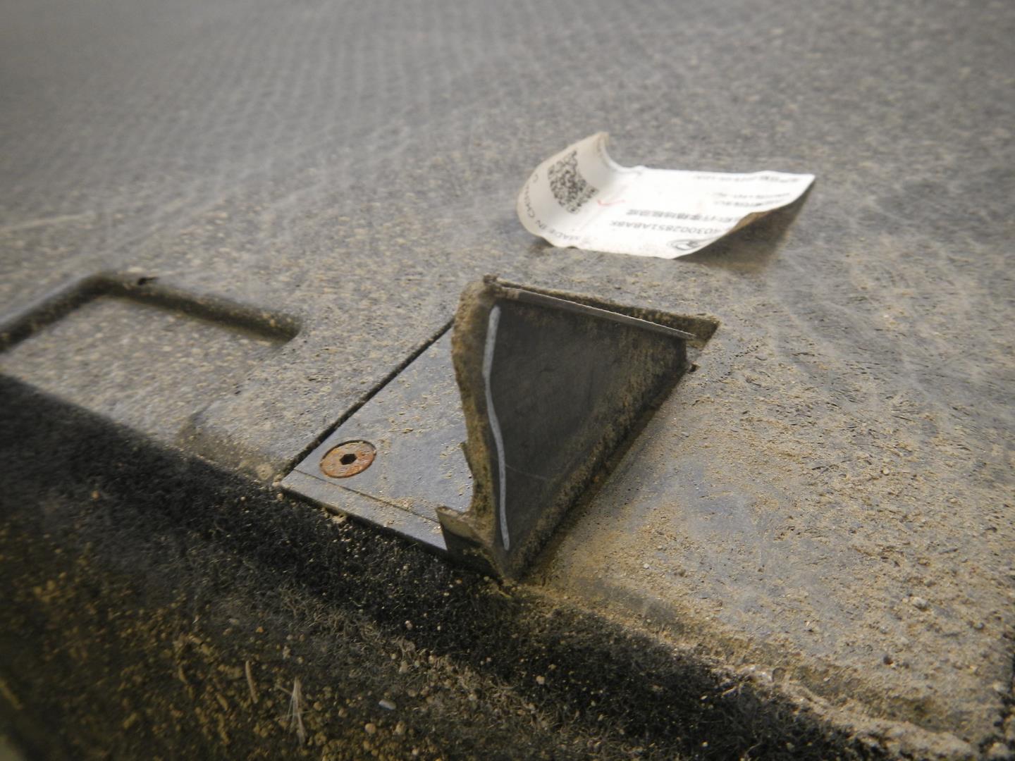 Пол багажника