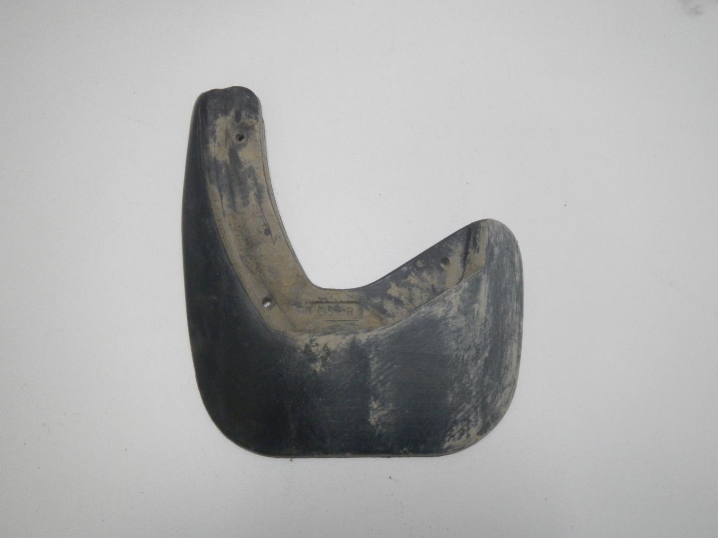 Брызговик задний левый