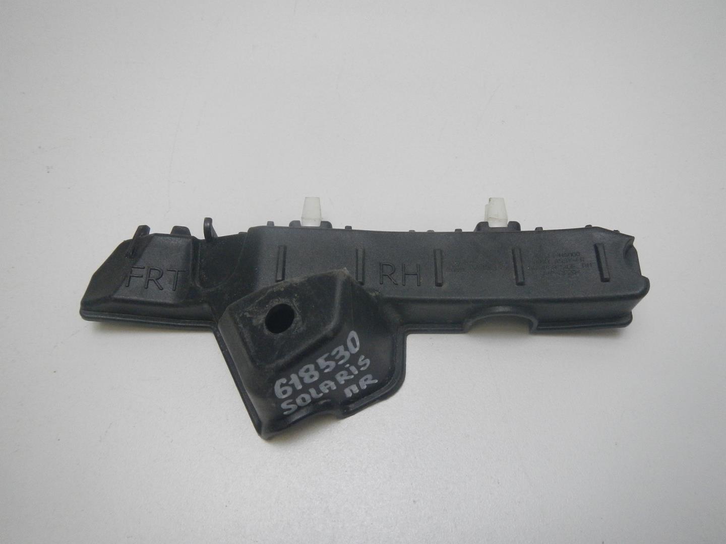 Кронштейн переднего бампера правый