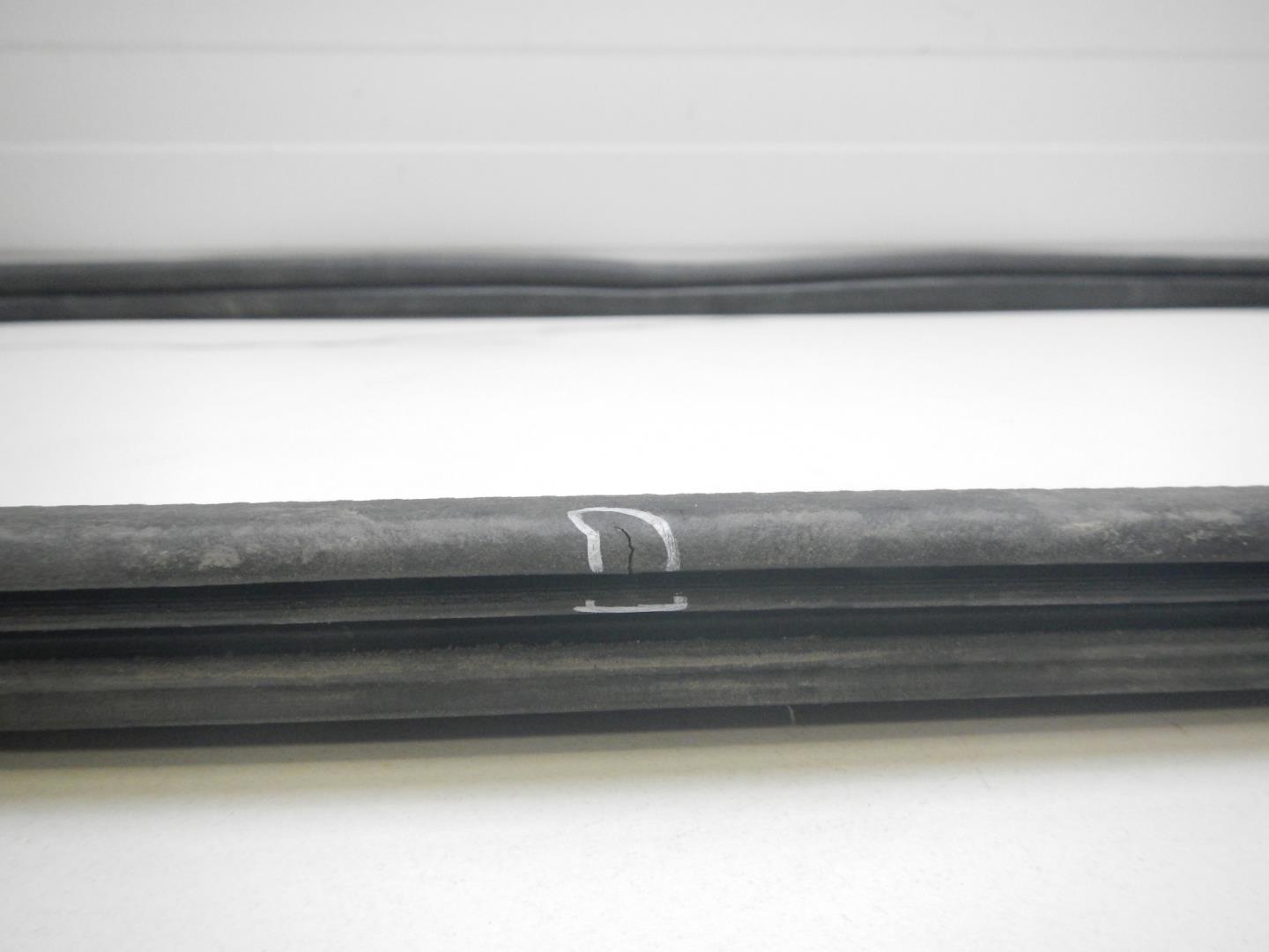 Уплотнитель багажника