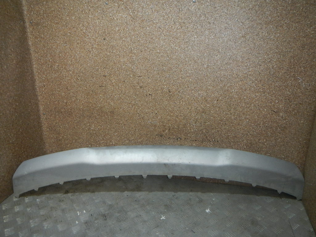 Накладка переднего бампера