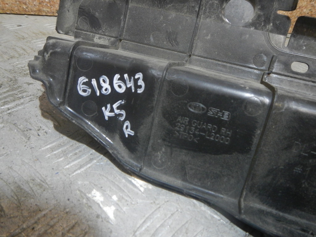 Воздуховод радиатора правый