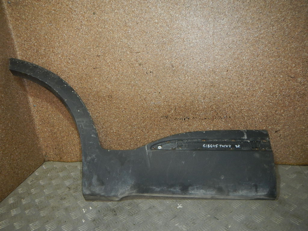 Молдинг задней правой двери