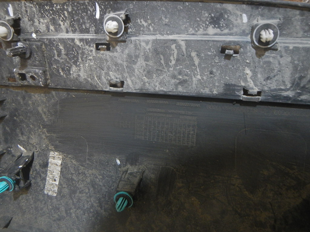 Молдинг задней правой двери