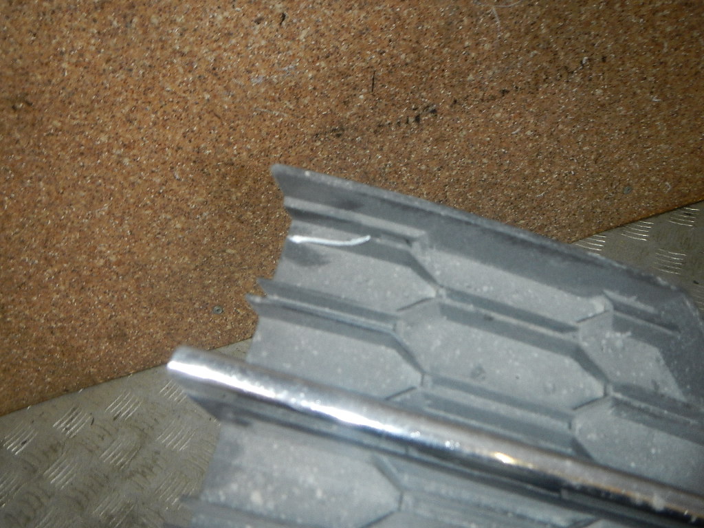 Решетка в бампер левая