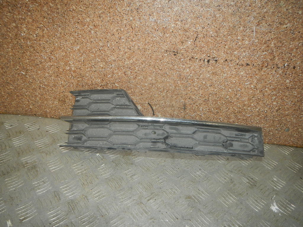 Решетка в бампер левая