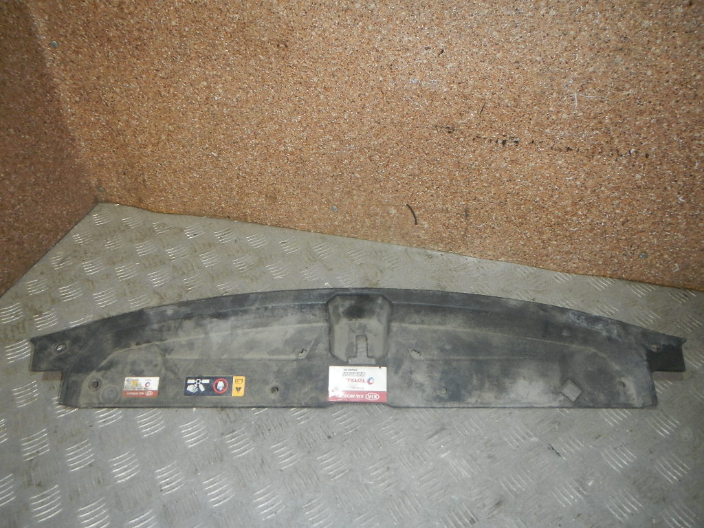 Кожух замка капота