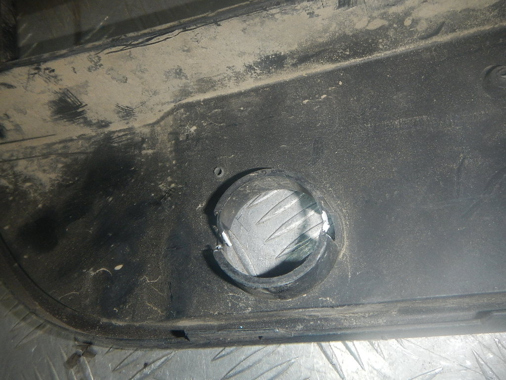 Решетка в бампер центральная