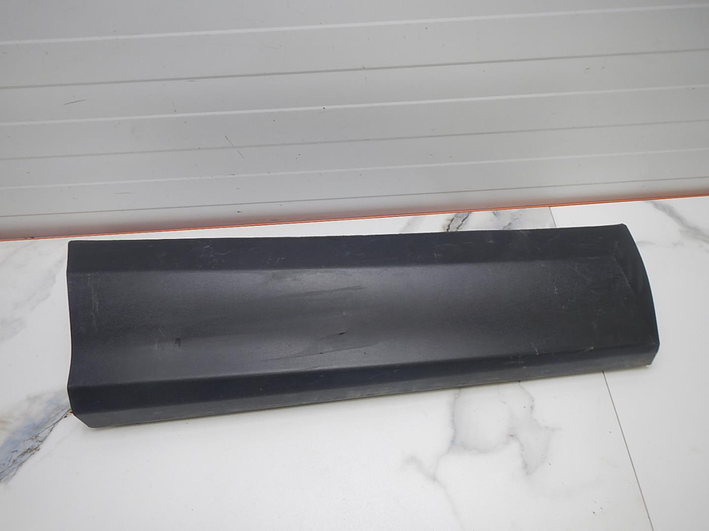 Молдинг задней правой двери