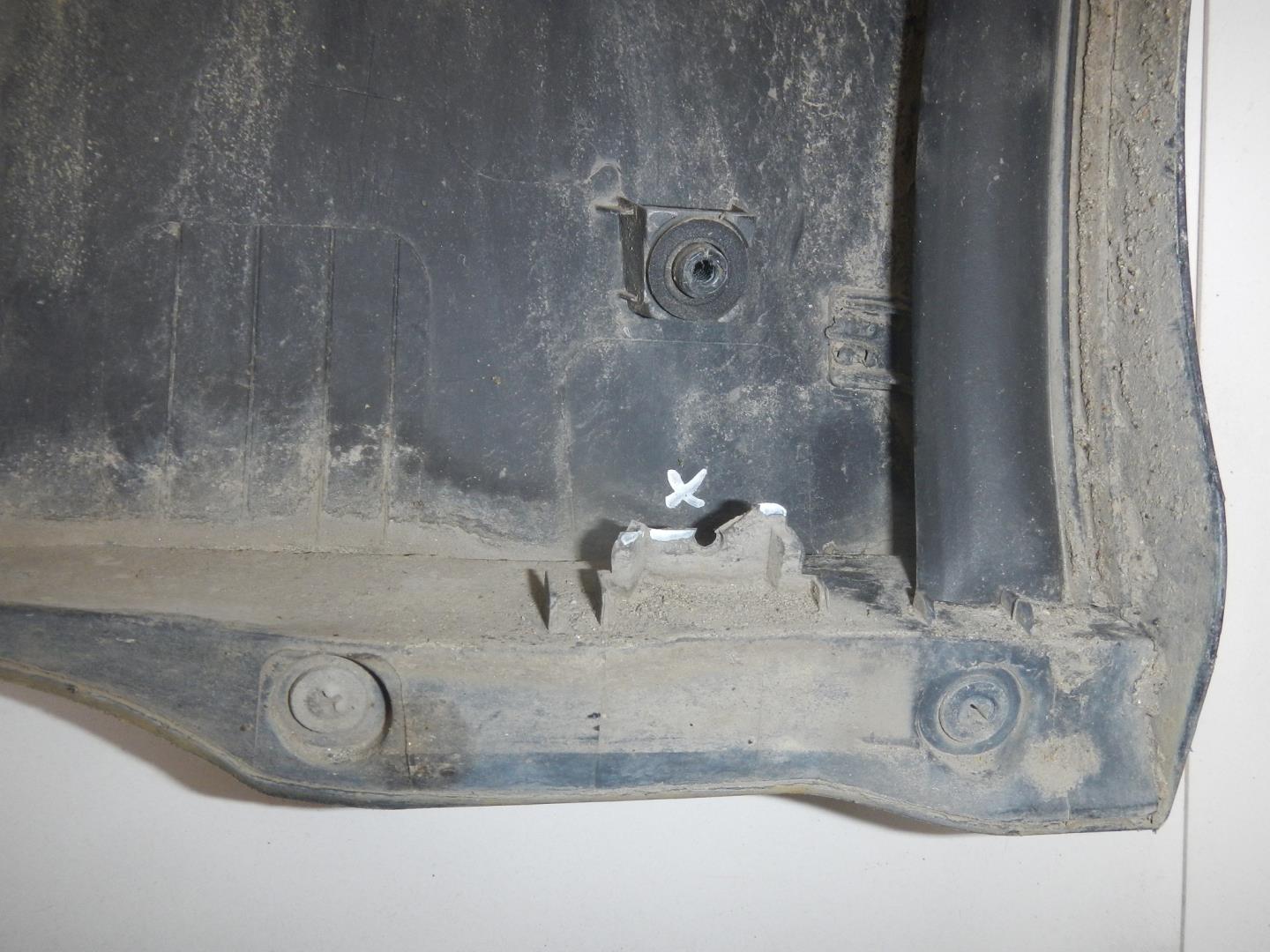 Молдинг задней правой двери