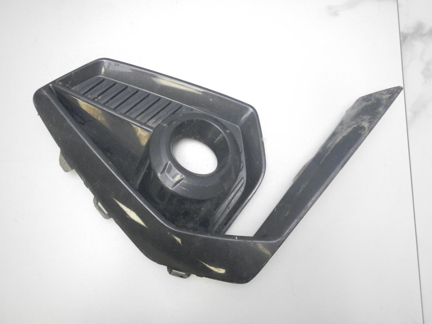 Решетка в бампер правая