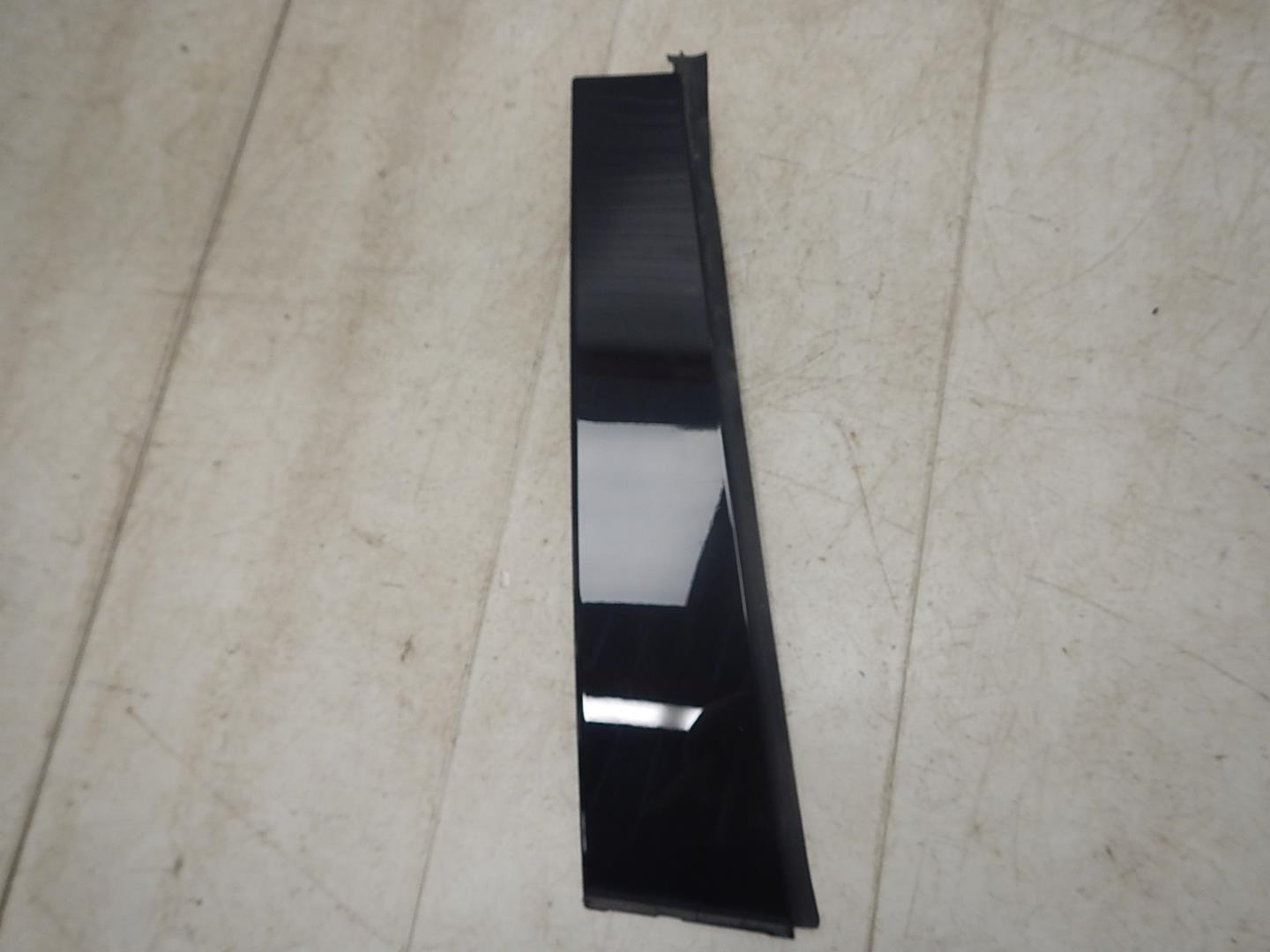 Накладка двери задней правой