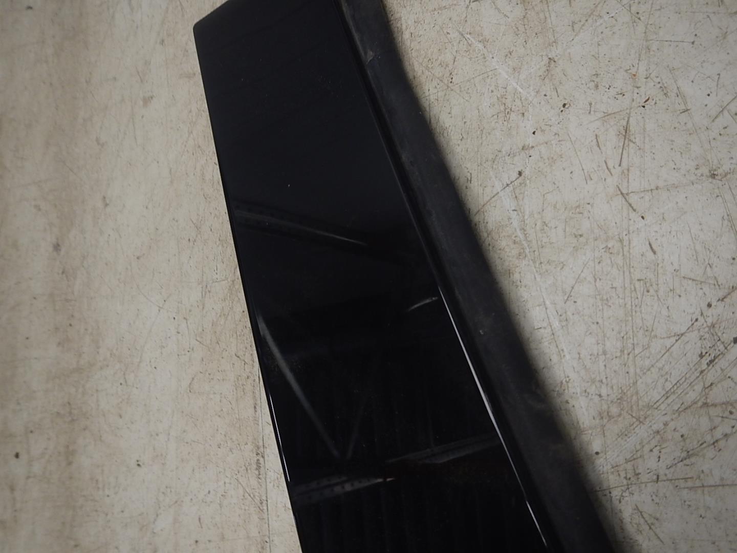 Накладка двери задней правой