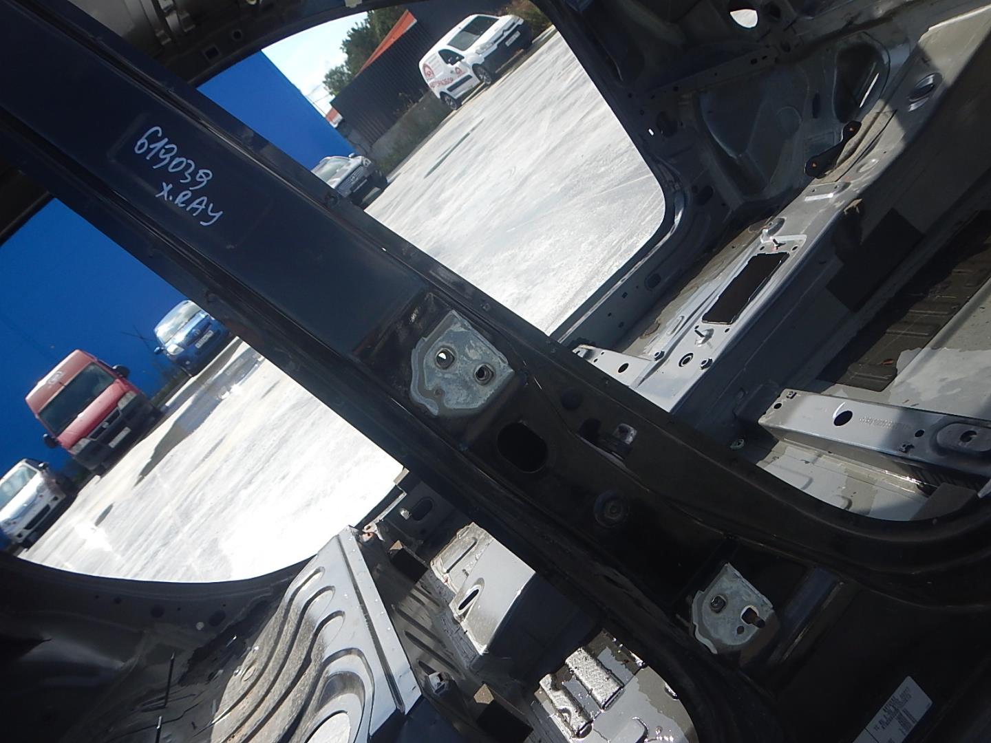 Кузовной элемент