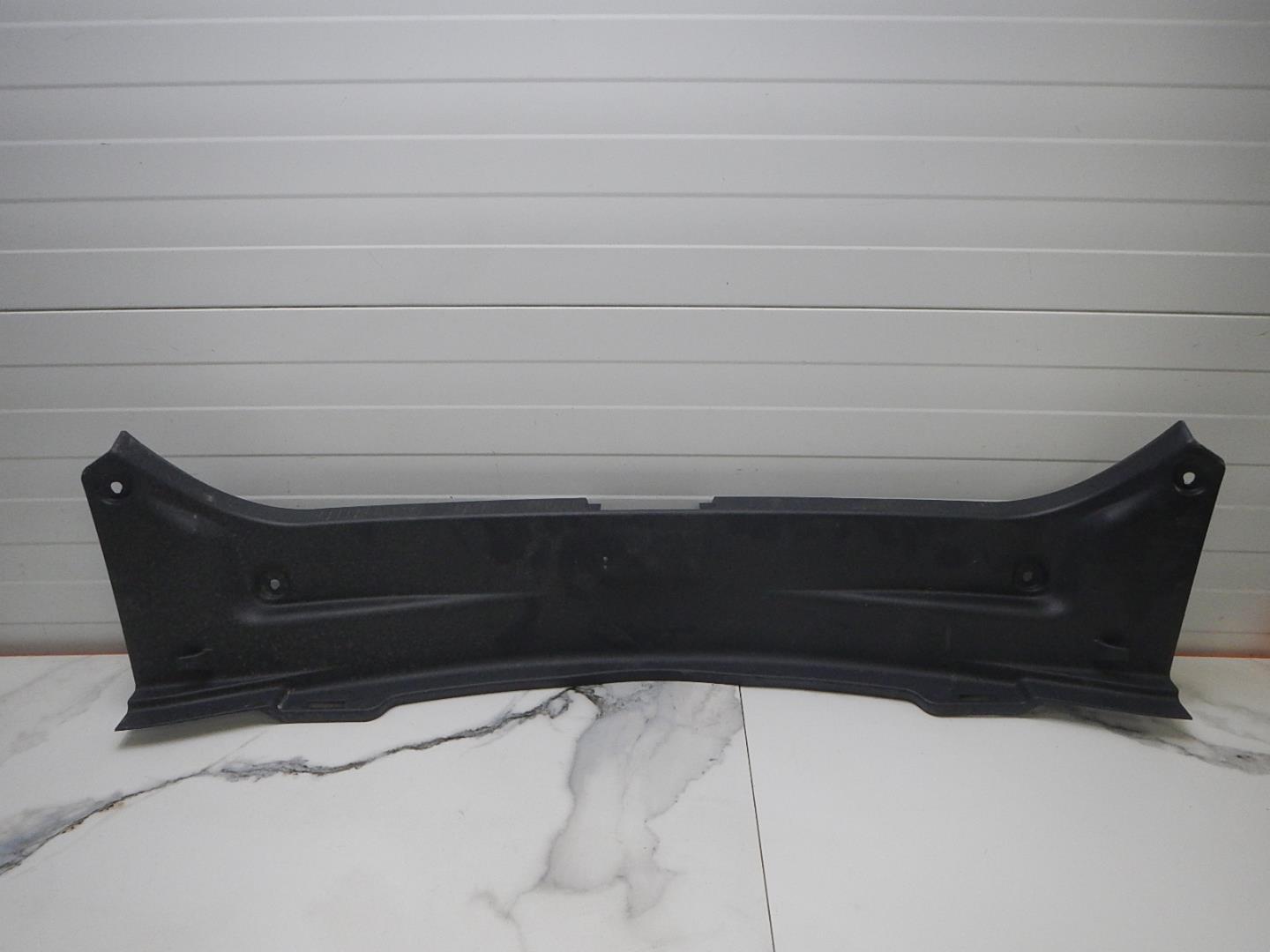 Обшивка багажника