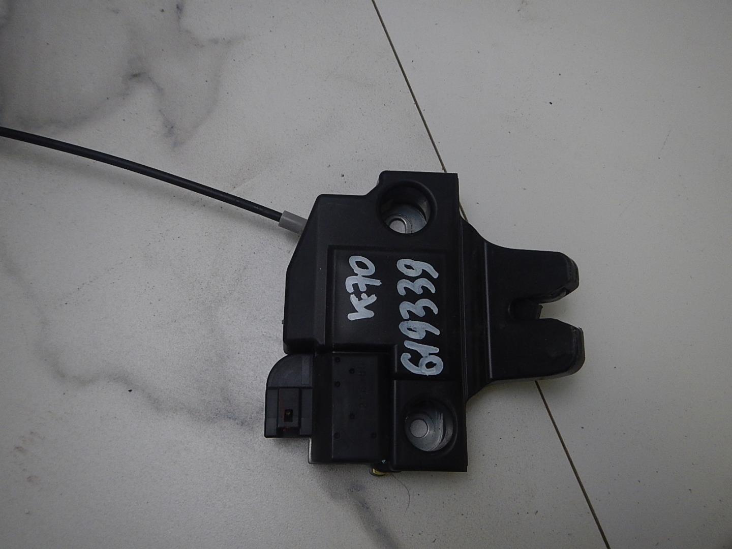 Замок багажника