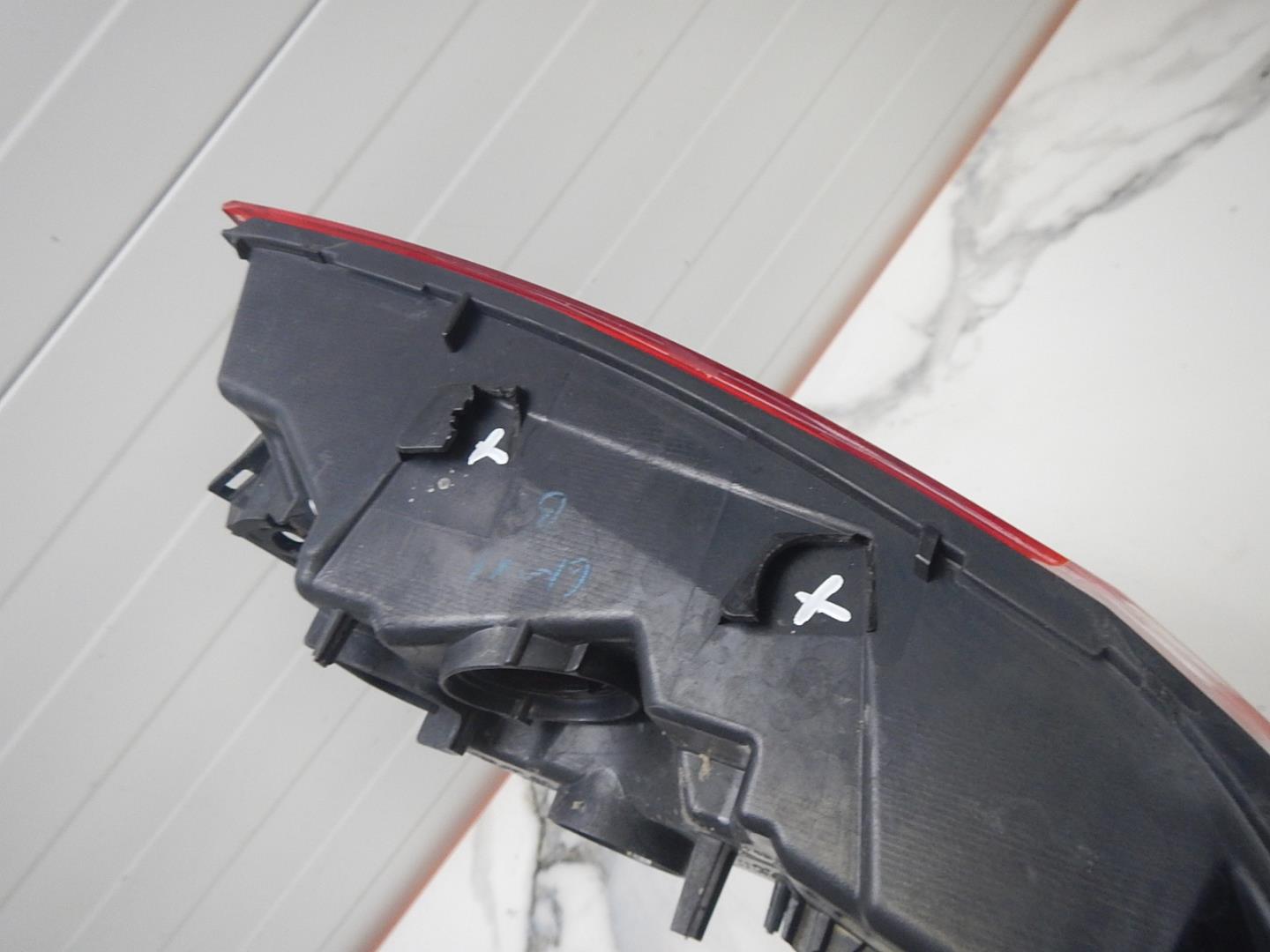 Фонарь задний правый