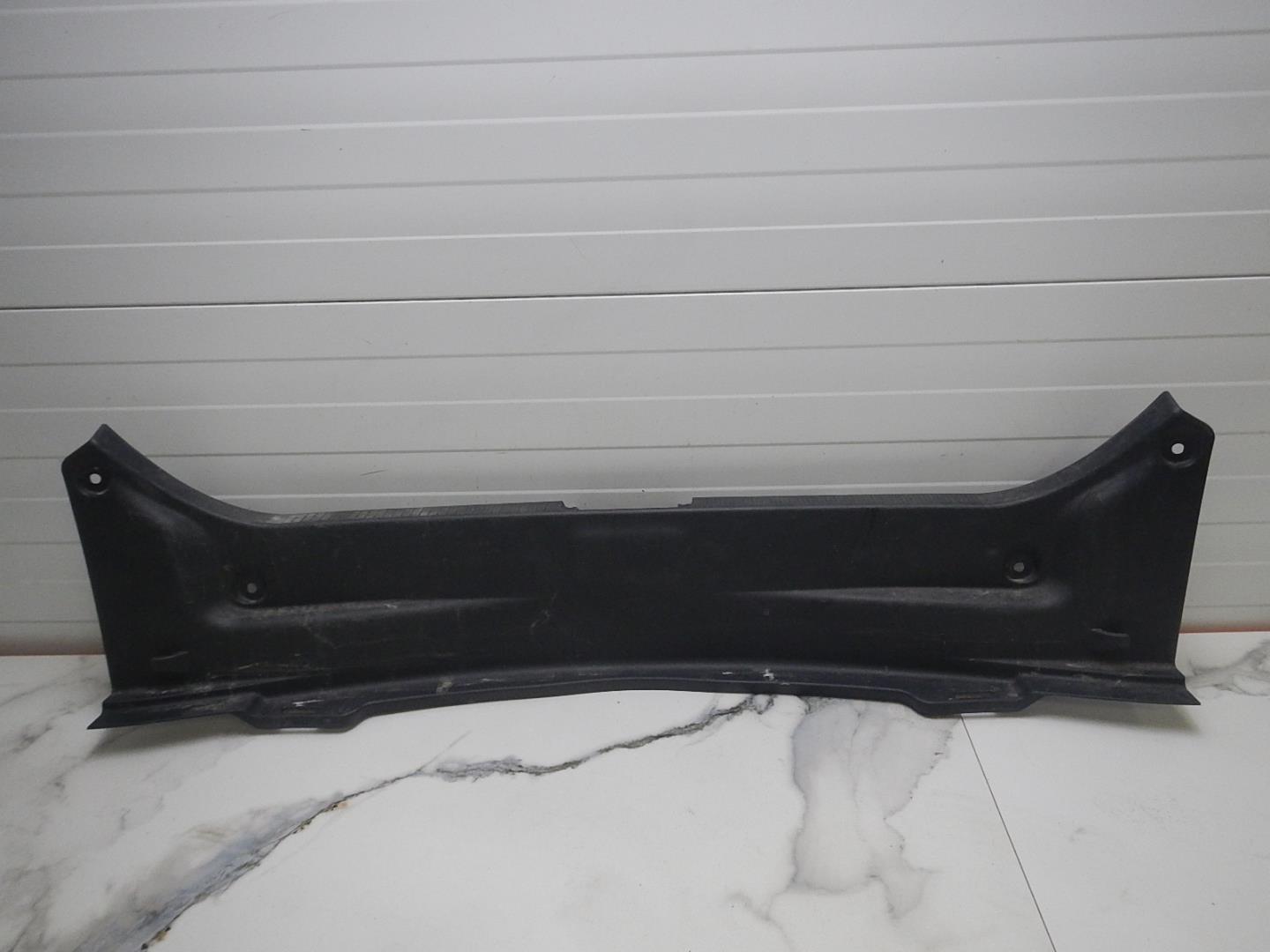 Обшивка багажника