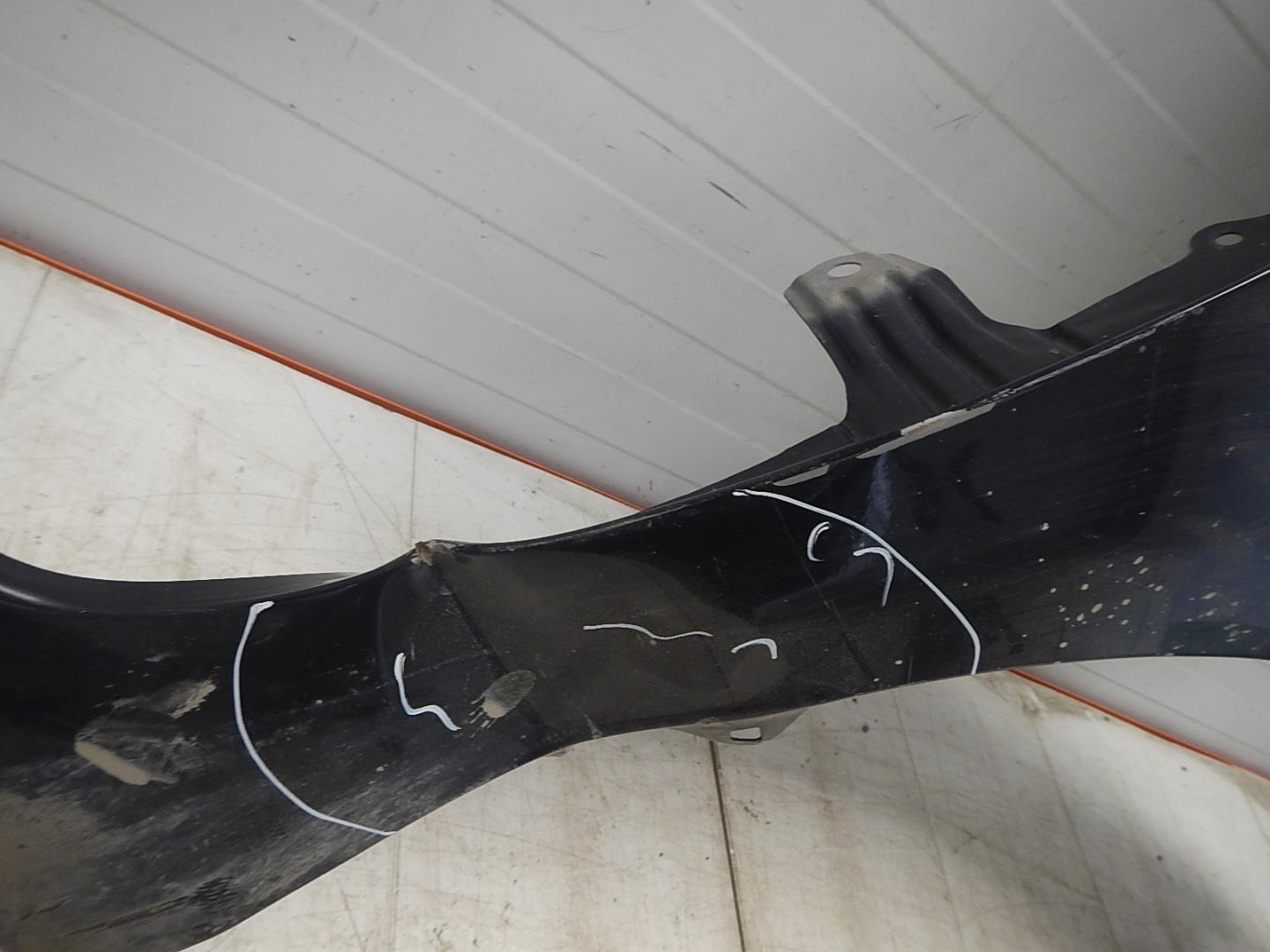 Крыло переднее правое