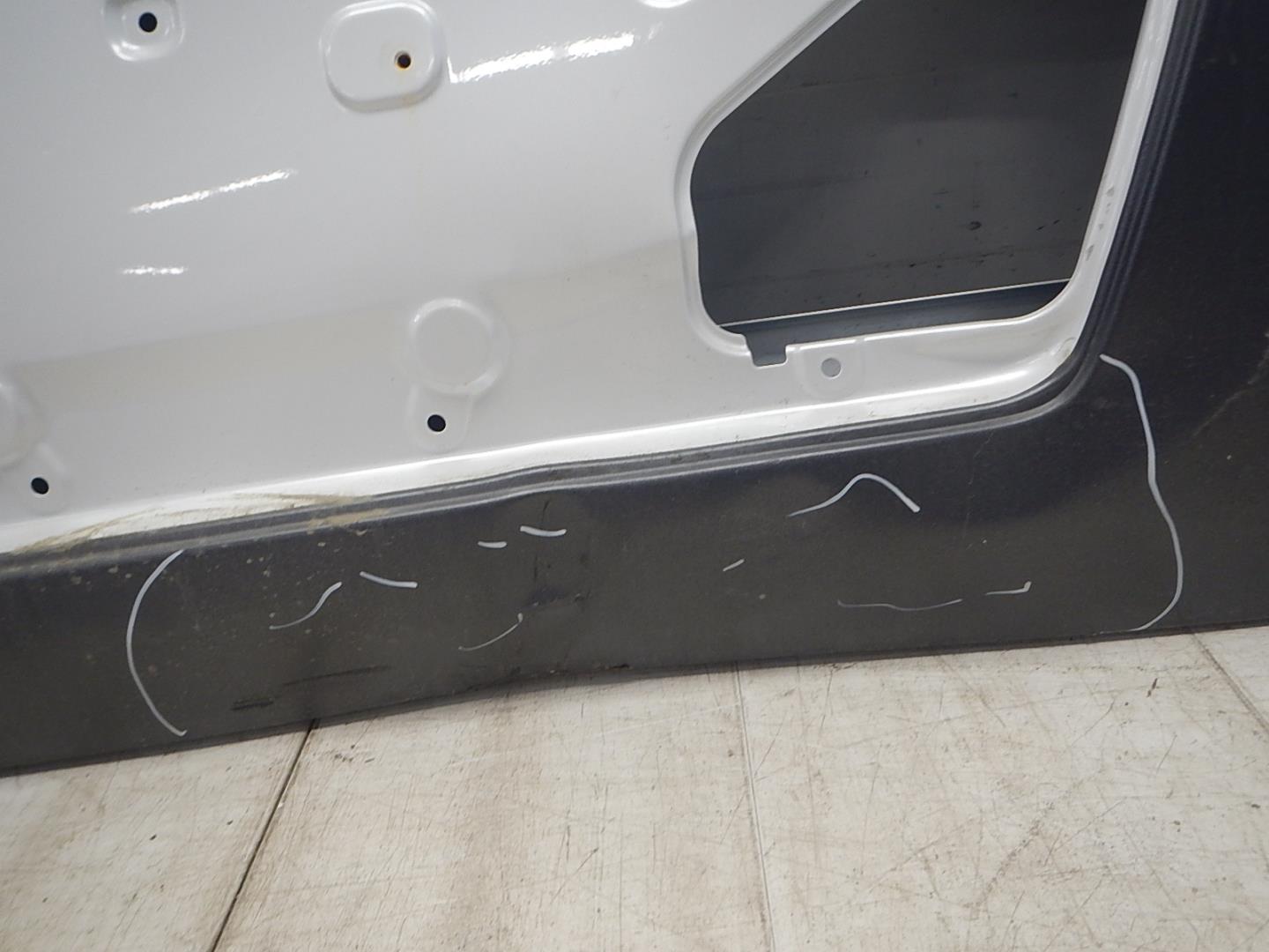 Дверь багажника