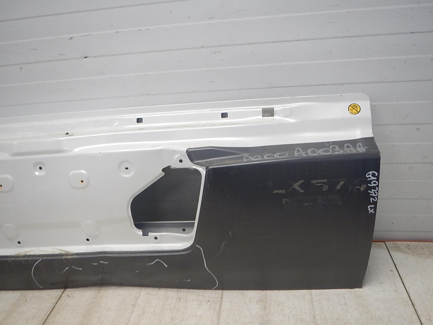 Дверь багажника