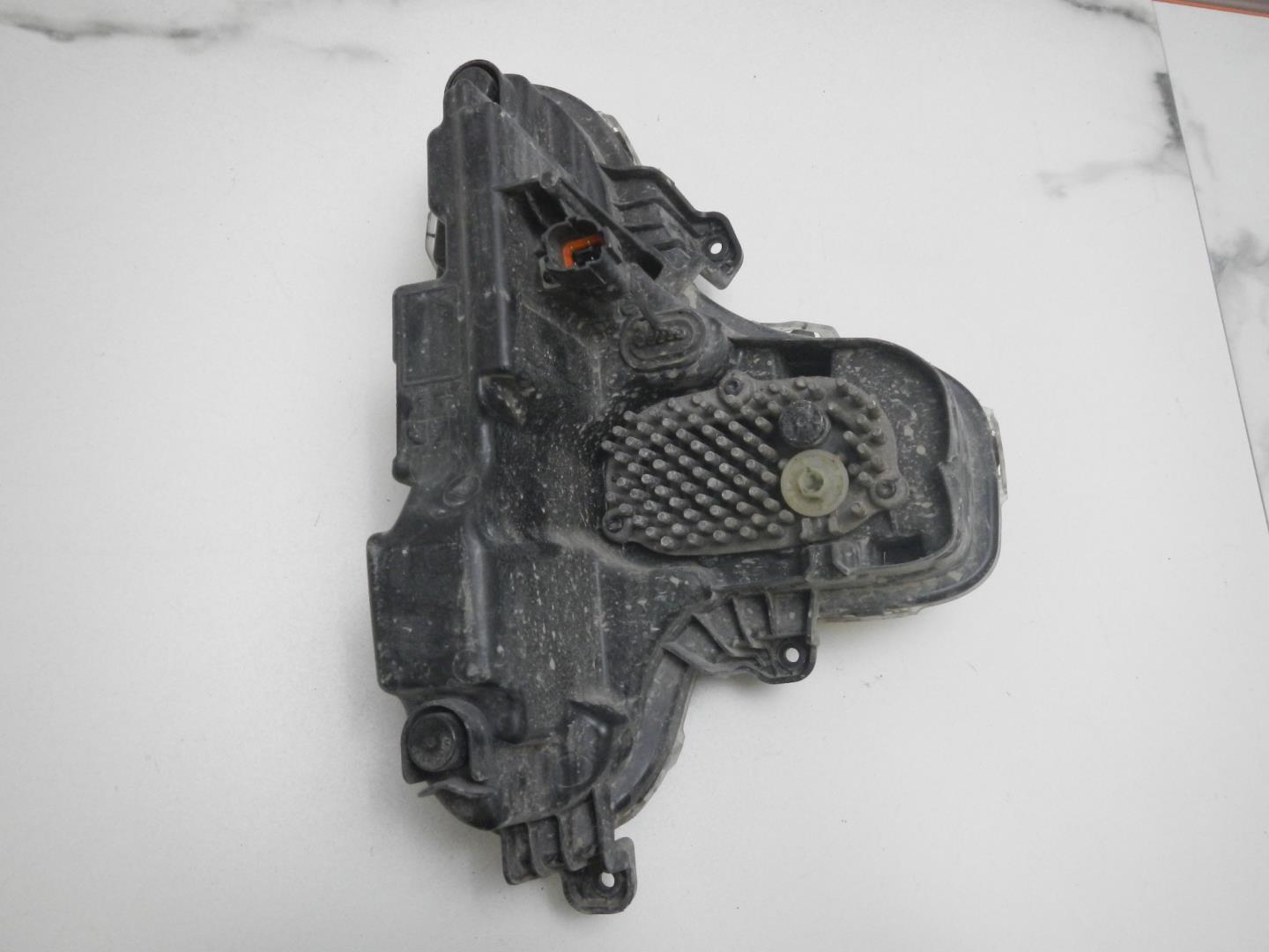 Фара дневного света левая (ходовые огни)