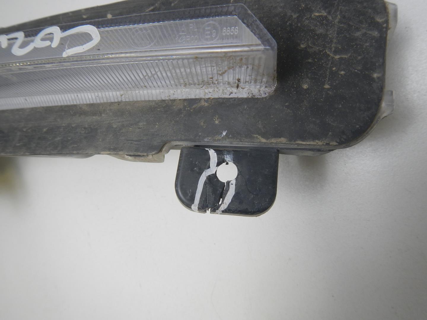 Фара дневного света правая (ходовые огни)