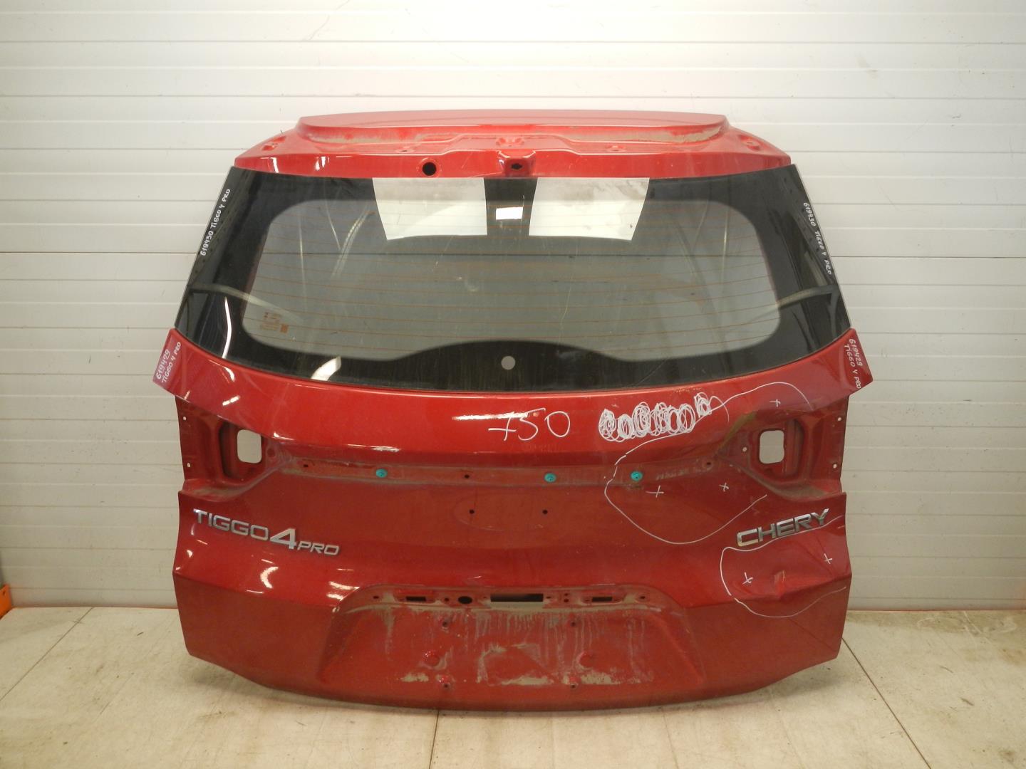 Дверь багажника