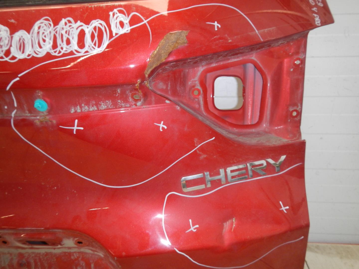 Дверь багажника