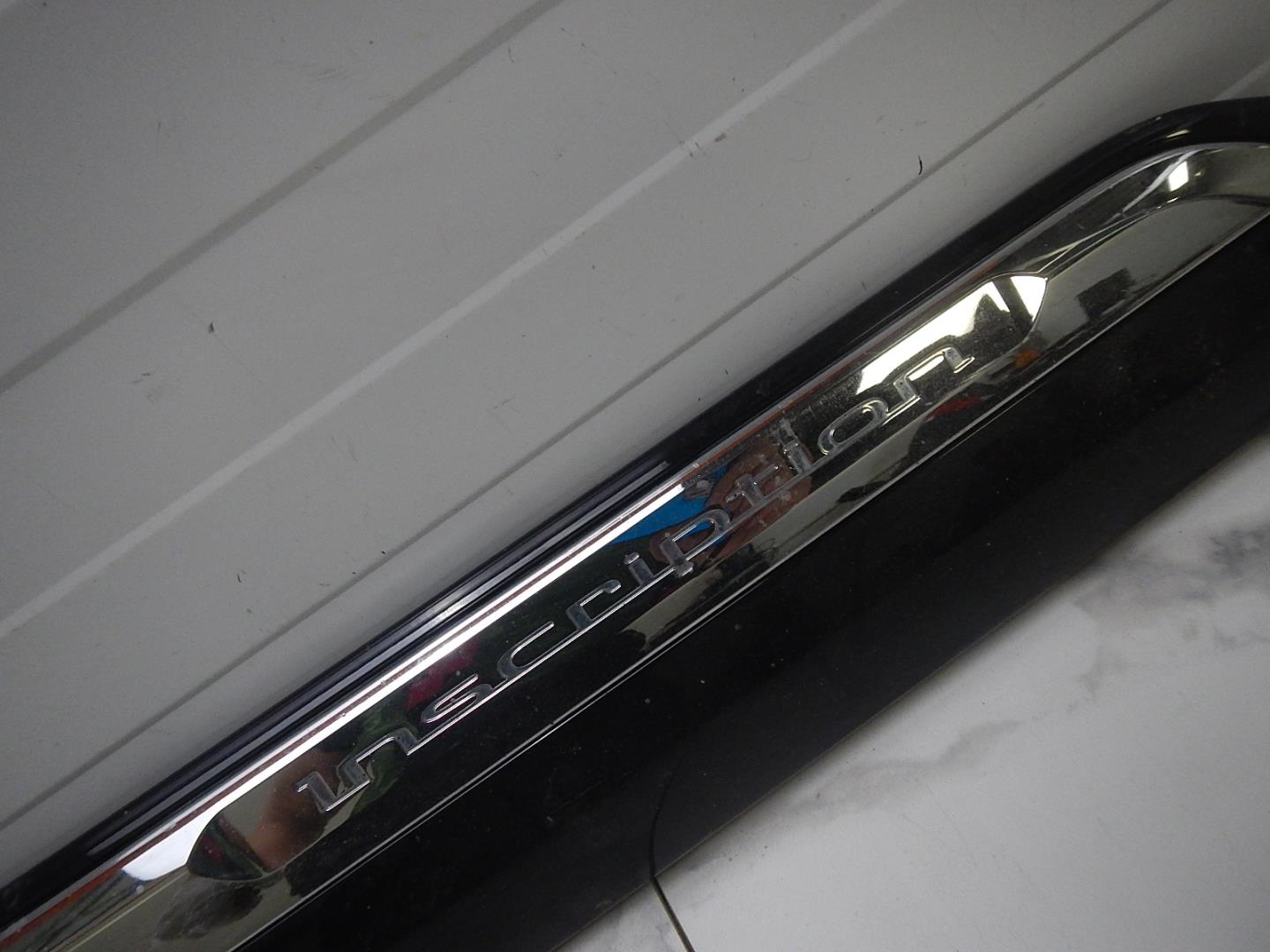 Молдинг передней правой двери