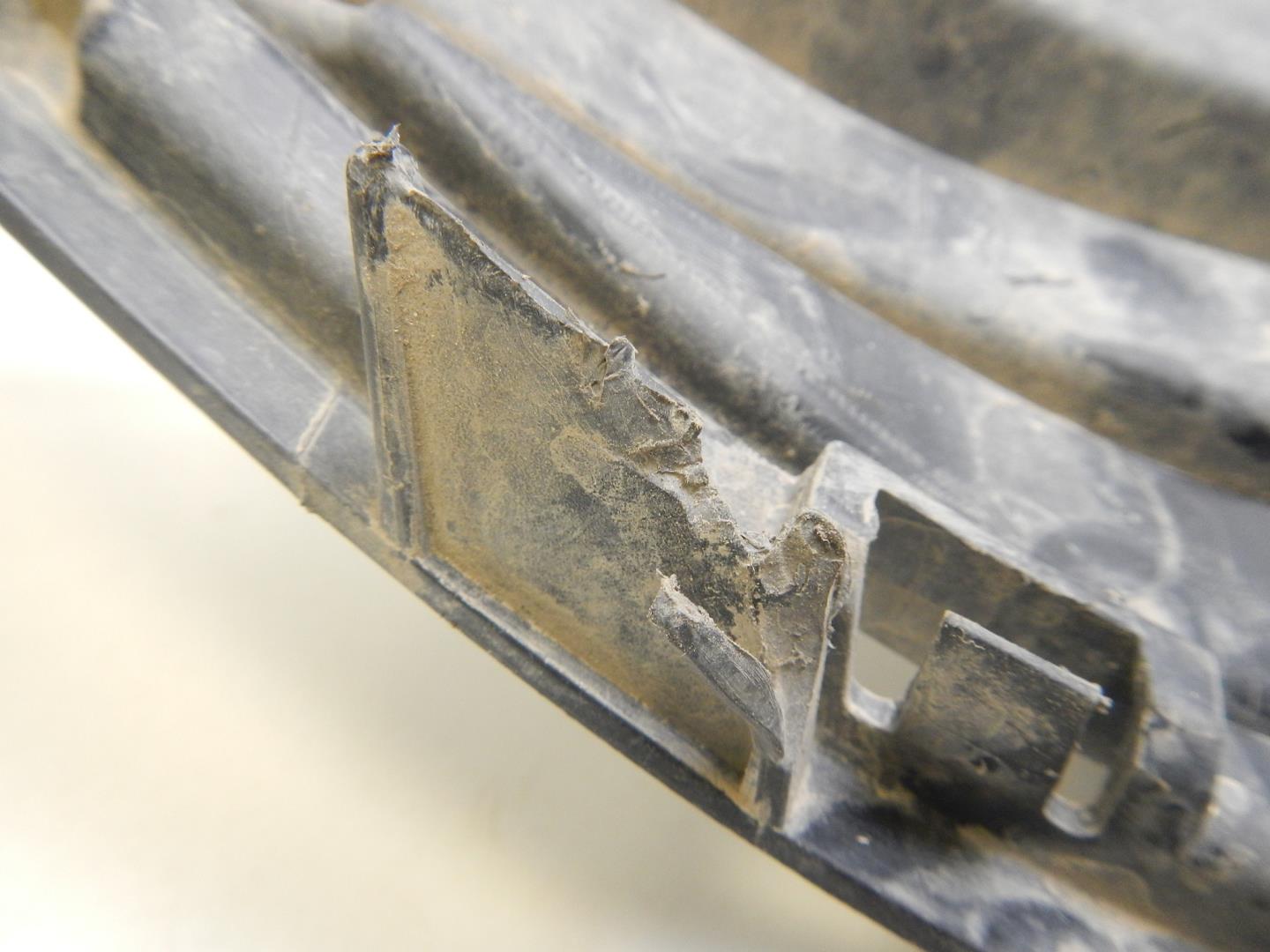 Решетка в бампер центральная