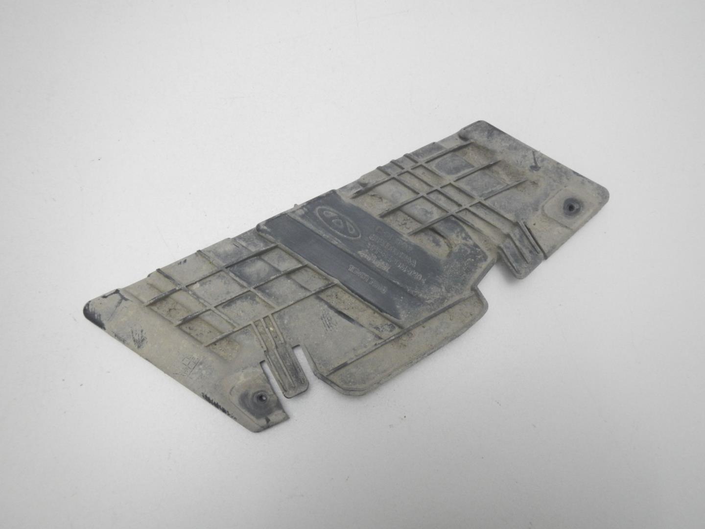 Кронштейн заднего бампера правый