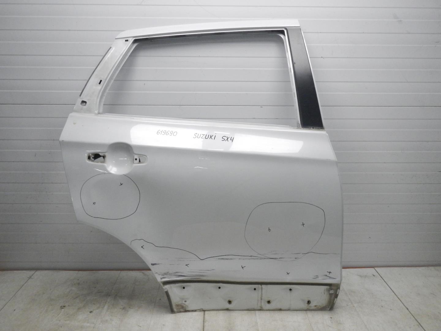 Дверь задняя правая