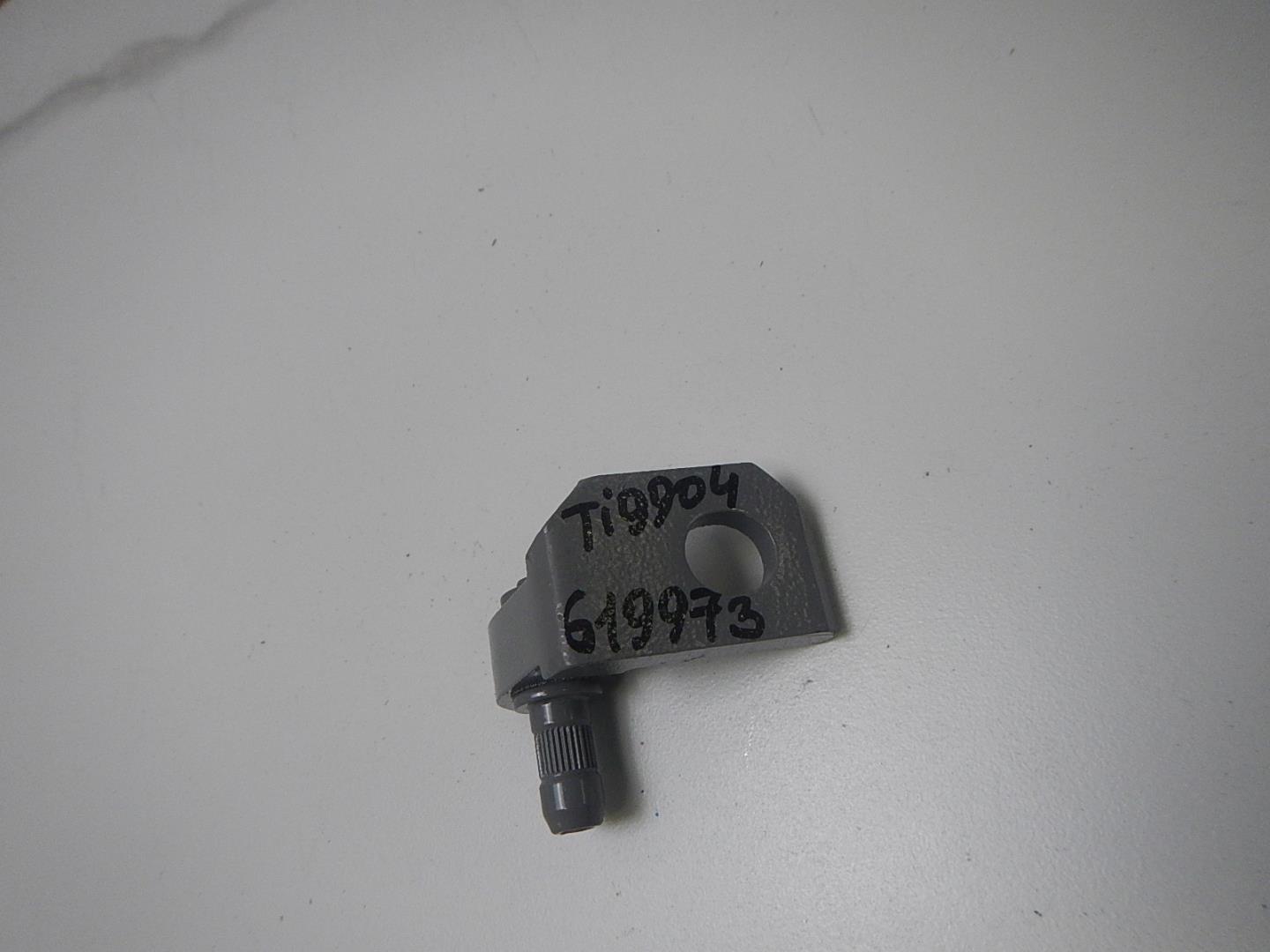 Петля двери задней левой верхняя