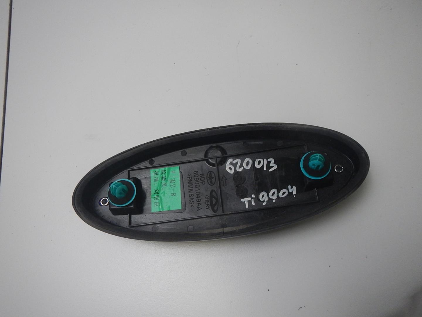 Эмблема на крышку багажника