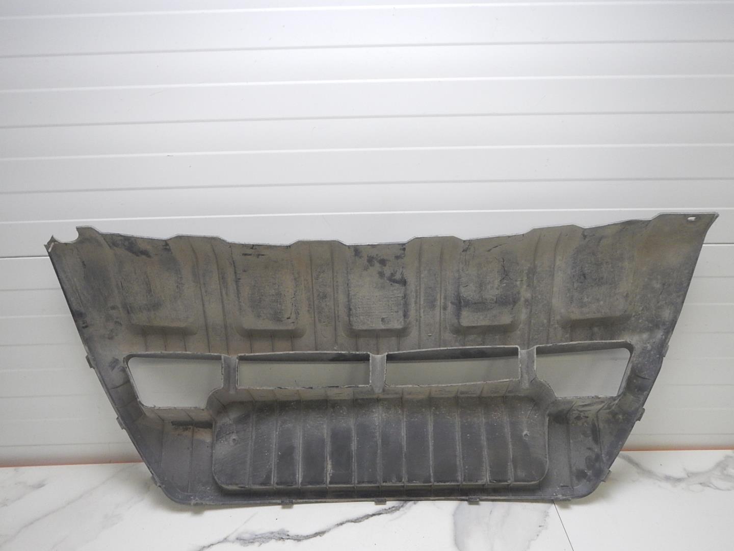 Накладка переднего бампера