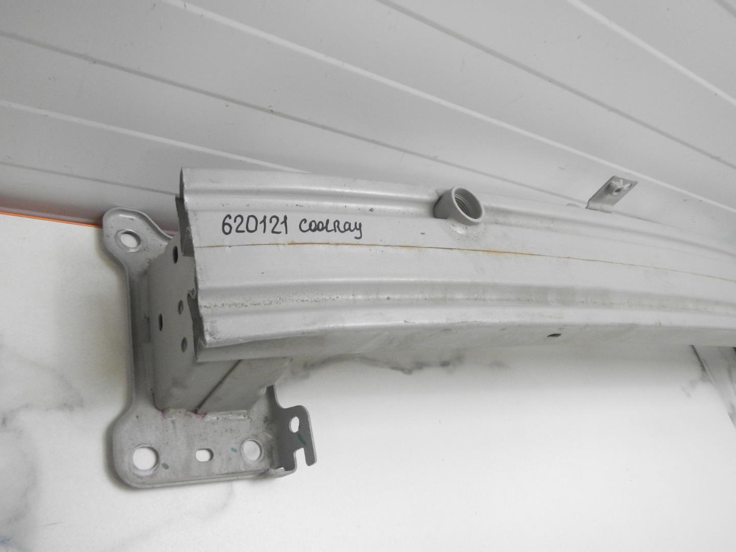 Усилитель переднего бампера