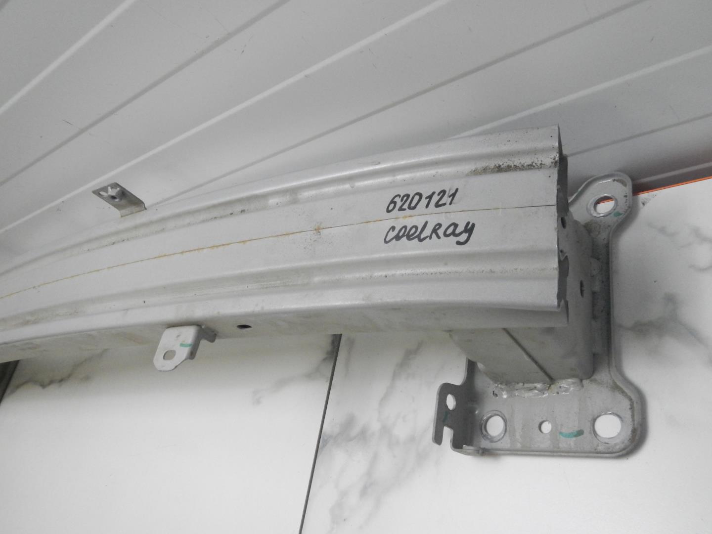 Усилитель переднего бампера