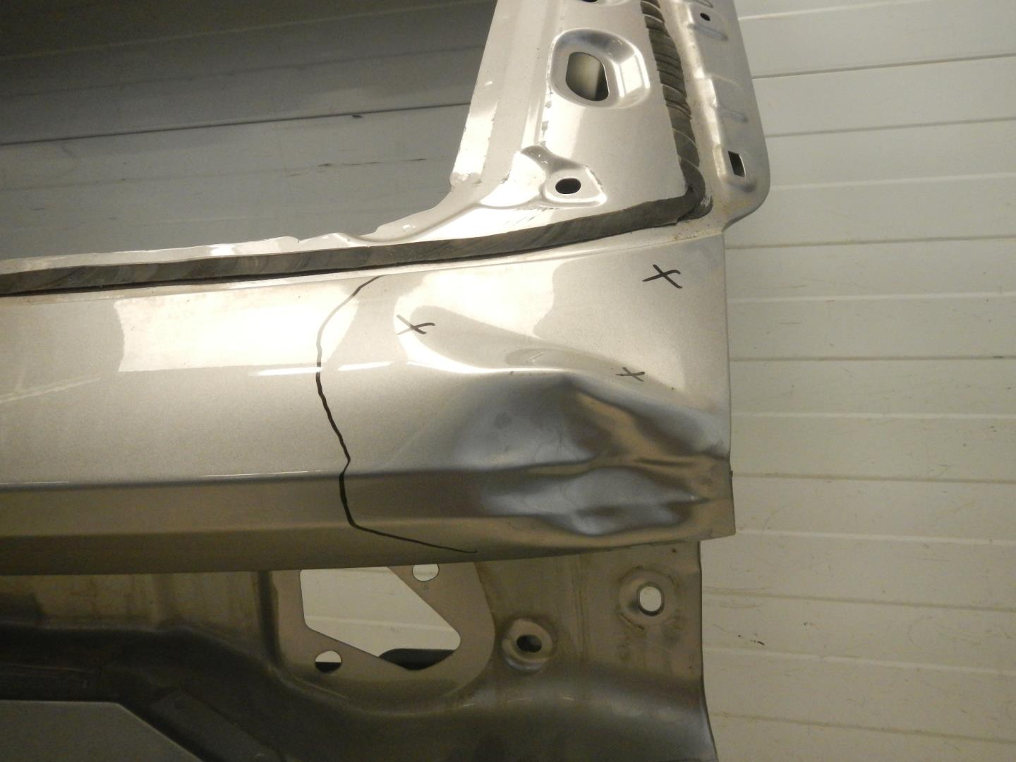 Дверь багажника