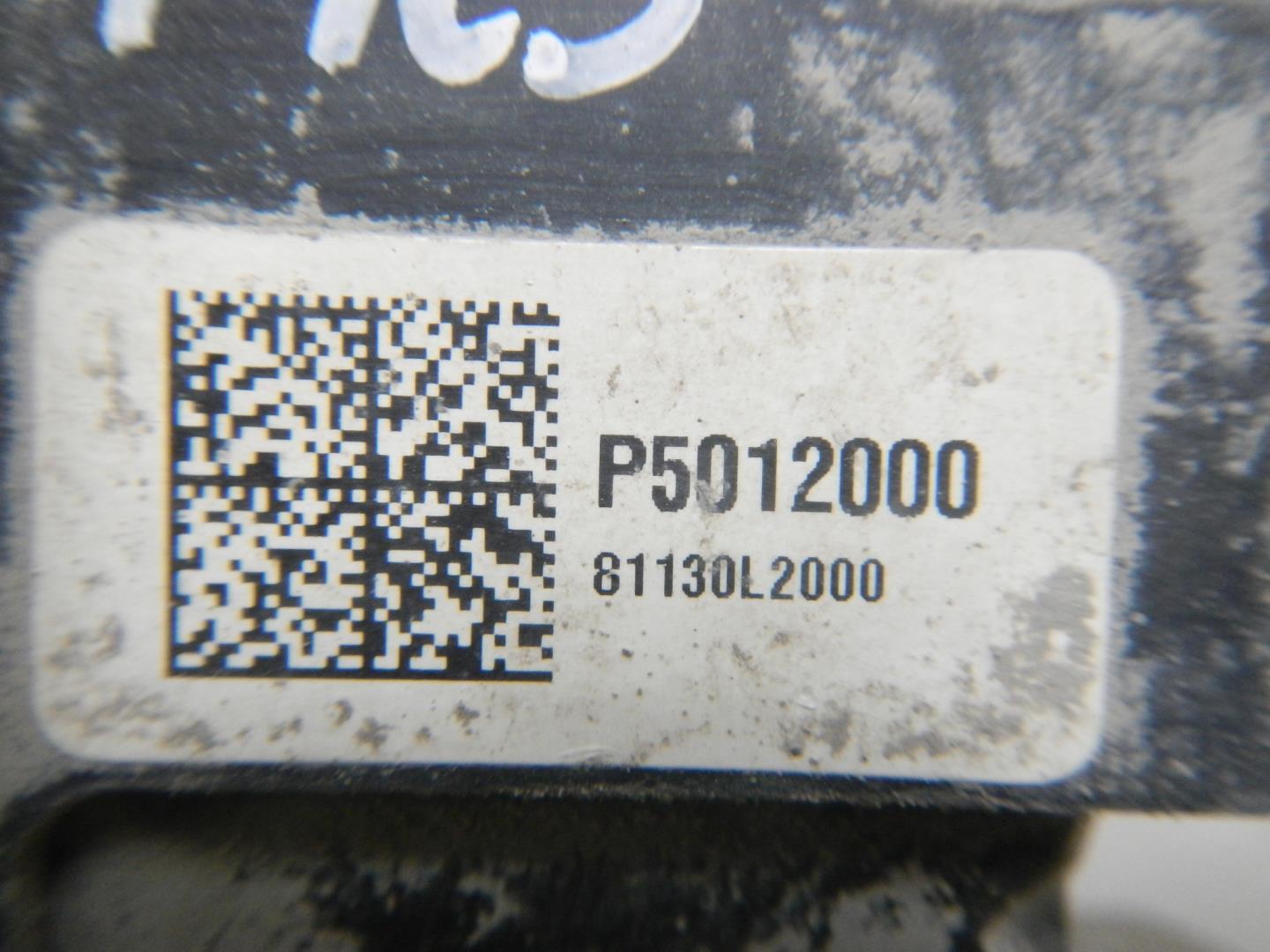 Замок капота