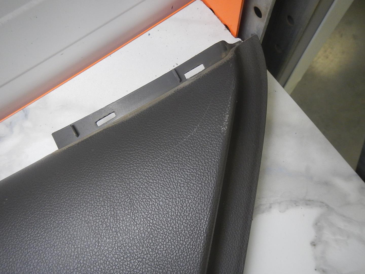 Обшивка двери задней правой